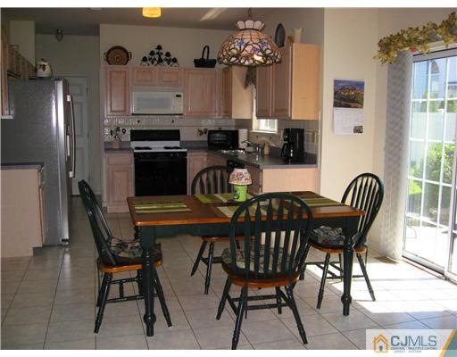 16 Potomac Road Monmouth Junction, NJ 08852 - Photo 5 of 10 Gallery Image 5
