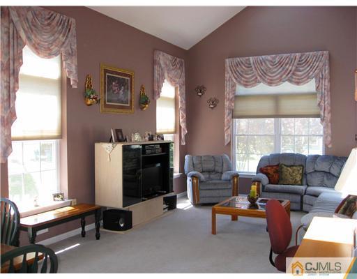 16 Potomac Road Monmouth Junction, NJ 08852 - Photo 6 of 10 Gallery Image 6