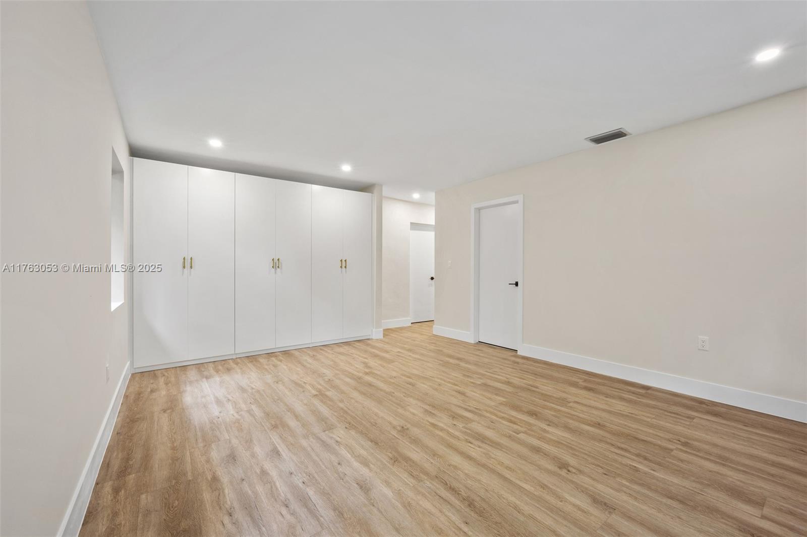 2467 Southwest 13th Street Miami, FL 33145 - Photo 19 of 27