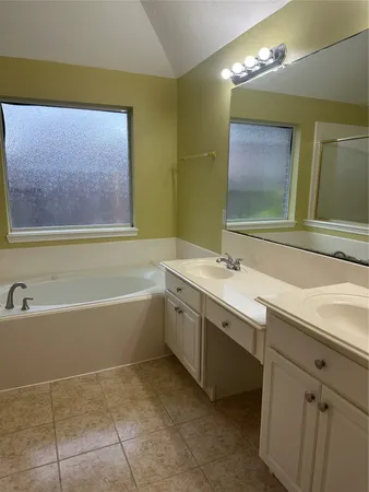 $2,650 | 11402 Softbreeze Court, Pearland, TX 77584