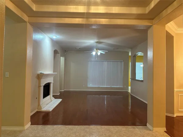 $2,650 | 11402 Softbreeze Court, Pearland, TX 77584
