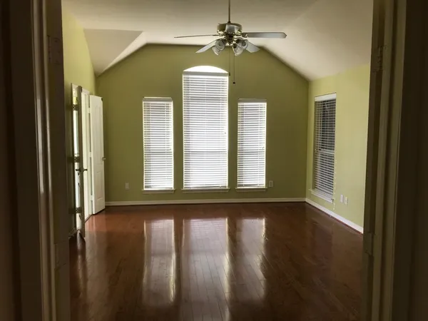 $2,650 | 11402 Softbreeze Court, Pearland, TX 77584