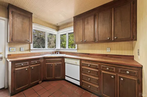 $938,000 | 2 Baytree Lane, San Anselmo, CA 94960