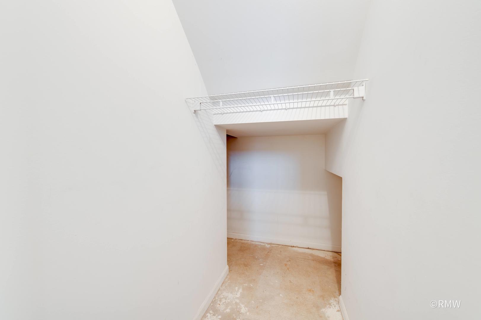 1223 Summersweet Lane Bartlett, IL 60103 - Photo 19 of 22 a view of room