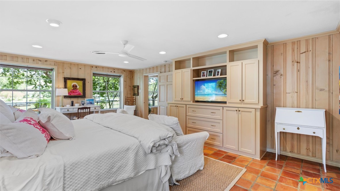 2323 Terminal Loop Road McQueeney, TX 78123 - Photo 11 of 43