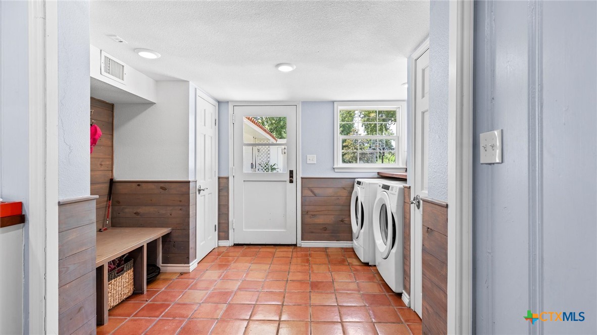 2323 Terminal Loop Road McQueeney, TX 78123 - Photo 13 of 43