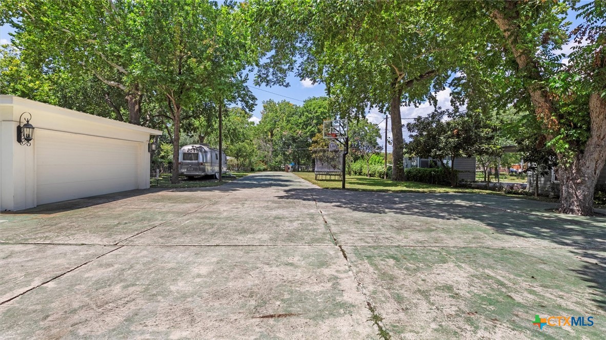 2323 Terminal Loop Road McQueeney, TX 78123 - Photo 2 of 43