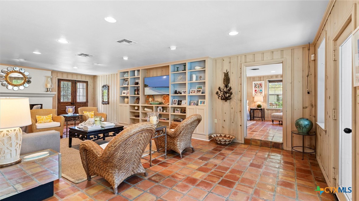 2323 Terminal Loop Road McQueeney, TX 78123 - Photo 7 of 43