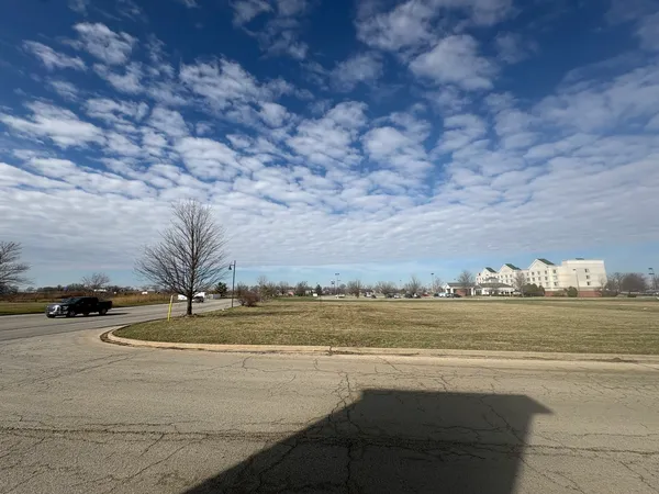 $325,000 | 475 Riverstone Parkway, Kankakee, IL 60901