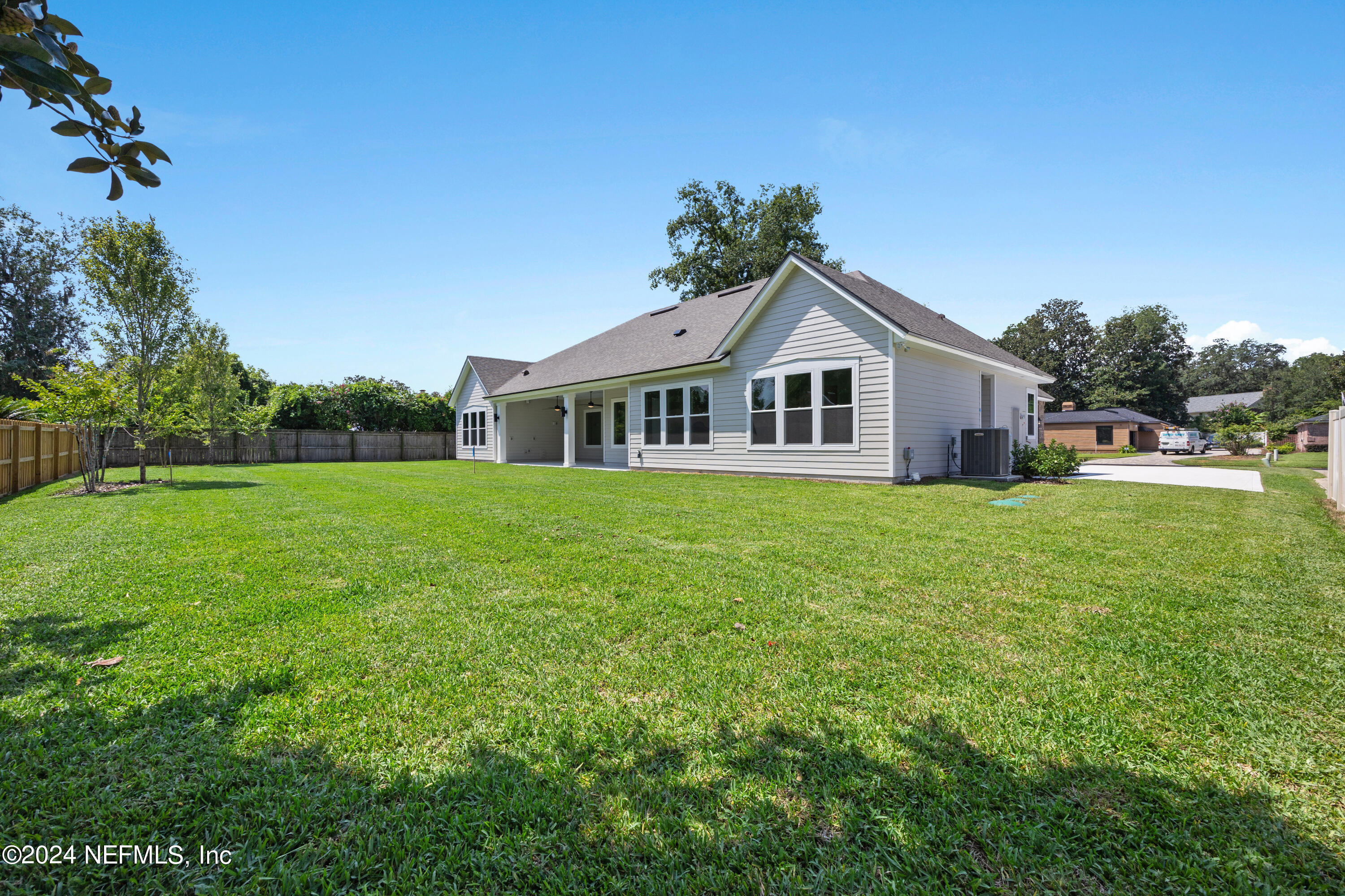 9539 Waterford Road Jacksonville, FL 32257 - Photo 4 of 46 EXPANSIVE BACKYARD