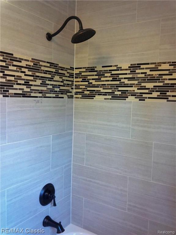 2140 Lancaster Road Bloomfield Hills, MI 48302 - Photo 15 of 17