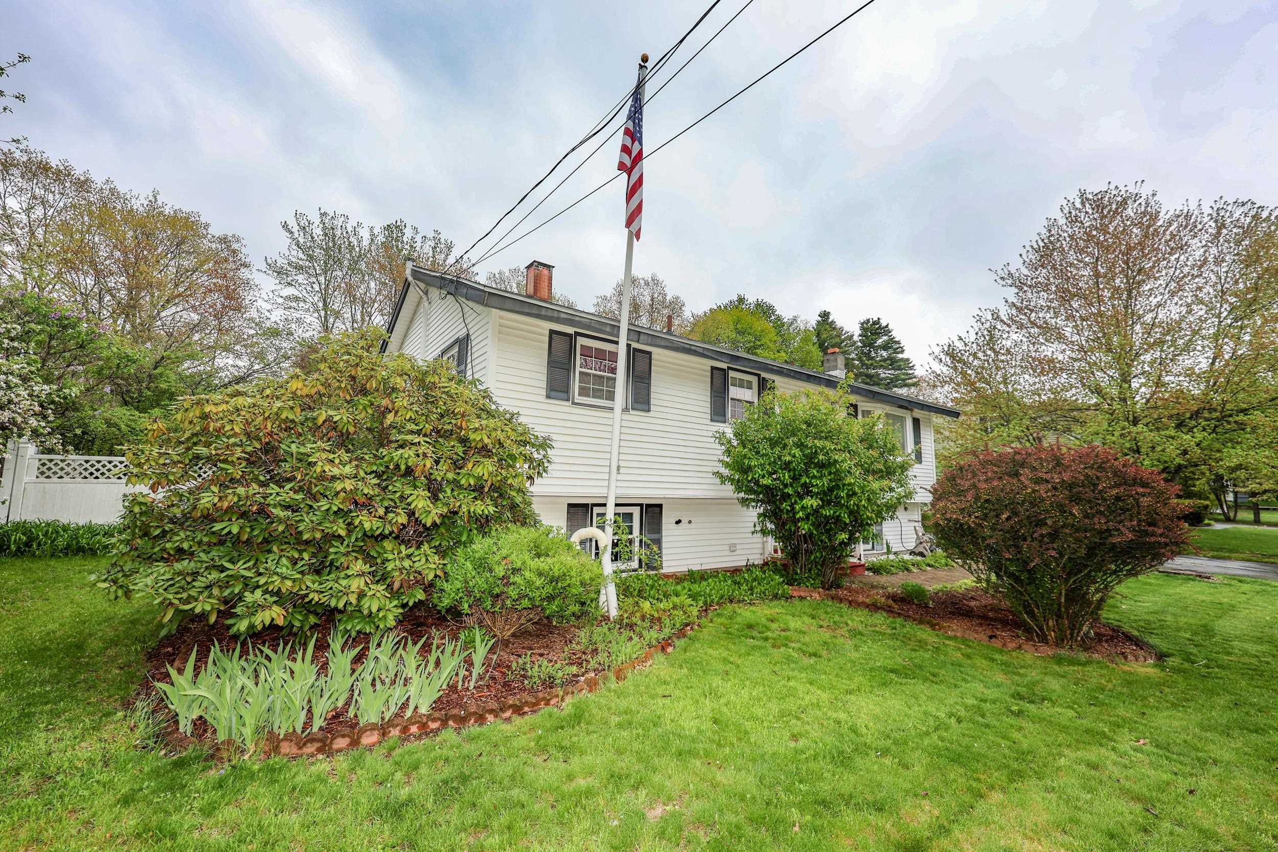 15 Raymond Drive Merrimack, NH 03054 - Photo 4 of 42