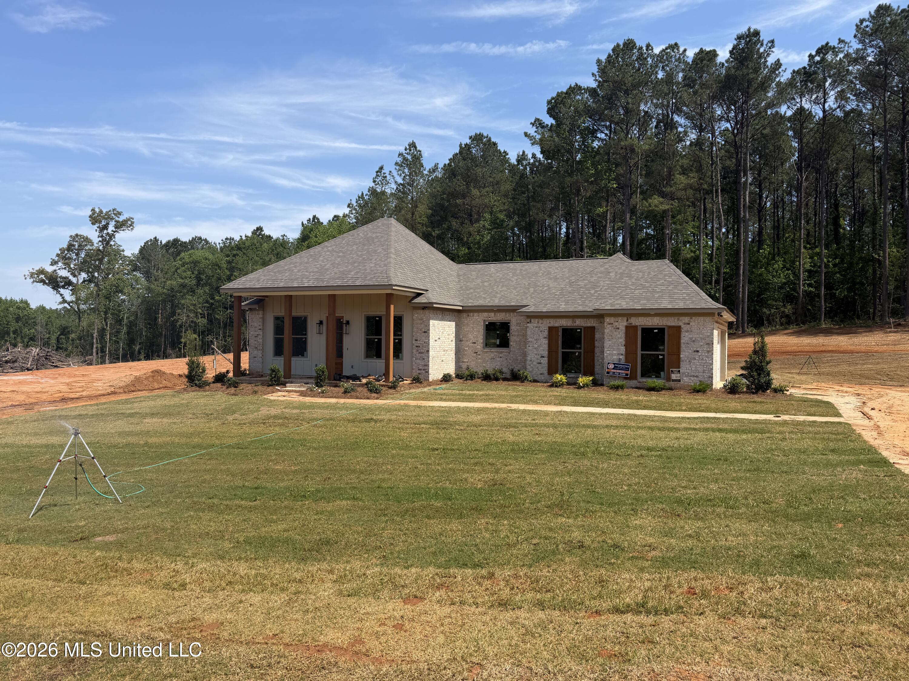 182 A D Mclendon Road Mendenhall, MS 39114 - Photo 2 of 27 IMG_0943