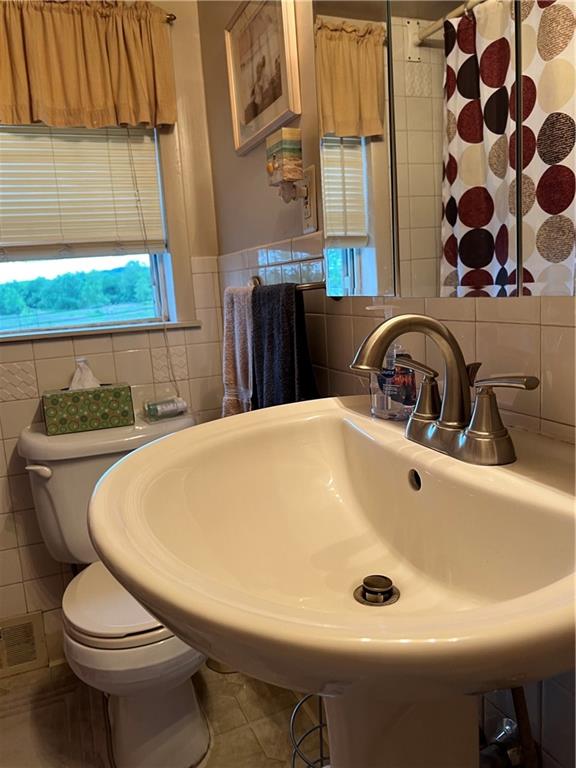 142 Orchard Street McKees Rocks, PA 15136 - Photo 9 of 25 Gallery Image 9