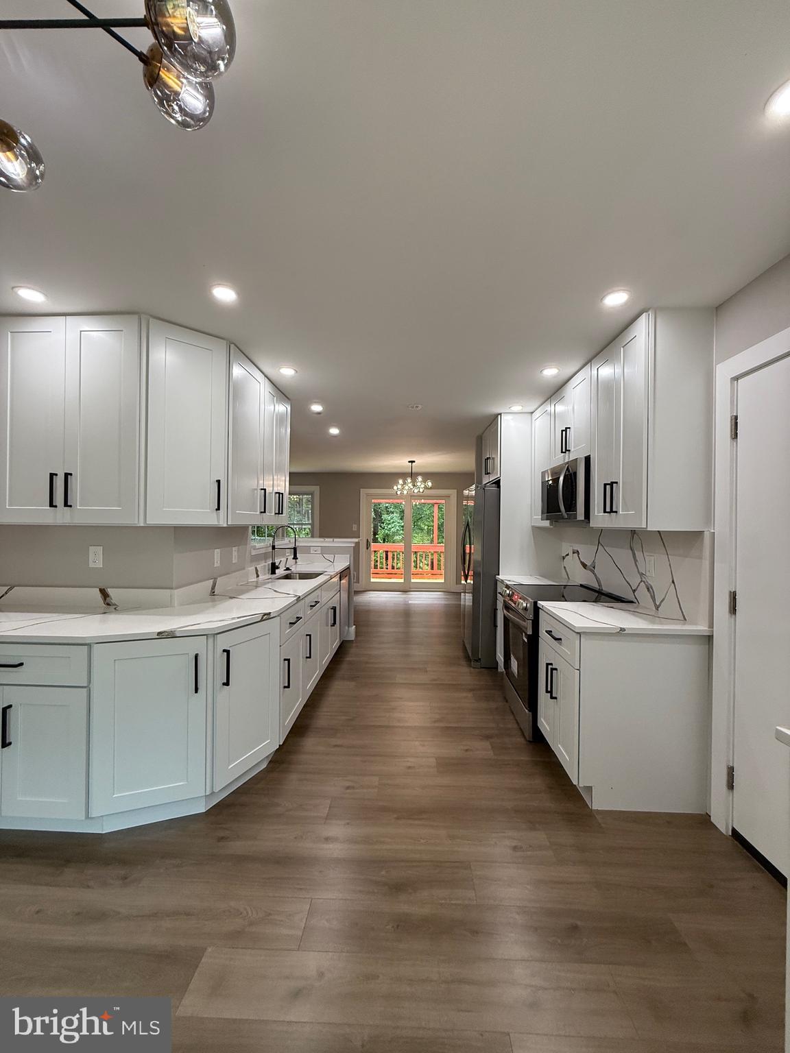 7937 St George Court Springfield, VA 22153 - Photo 11 of 47