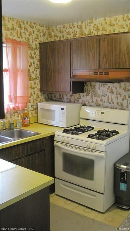 15945 Allen Road Southgate, MI 48195 - Photo 13 of 33