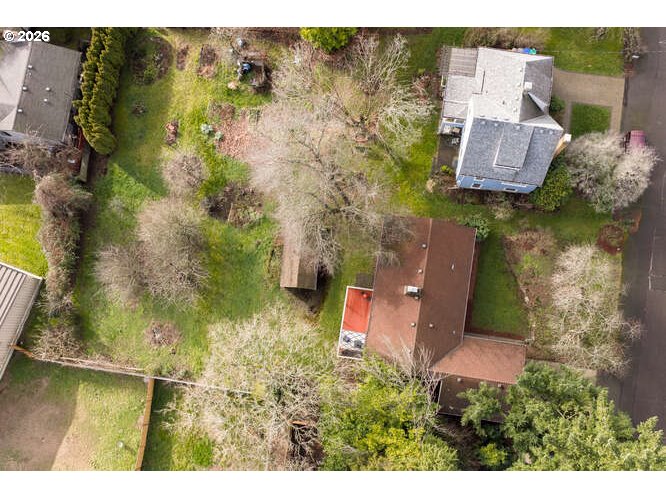 2738 Southwest Moss Street Portland, OR 97219 - Photo 39 of 46