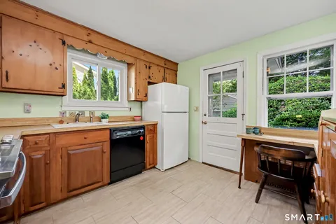 $949,000 | 98 Sasco Hill Terrace, Fairfield, CT 06824