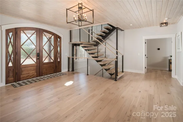 $1,800,000 | 1555 Royal Lane, Lenoir, NC 28645