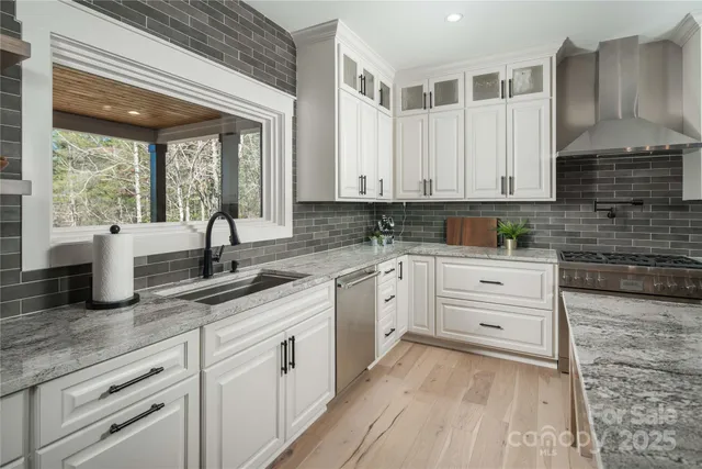 $1,800,000 | 1555 Royal Lane, Lenoir, NC 28645