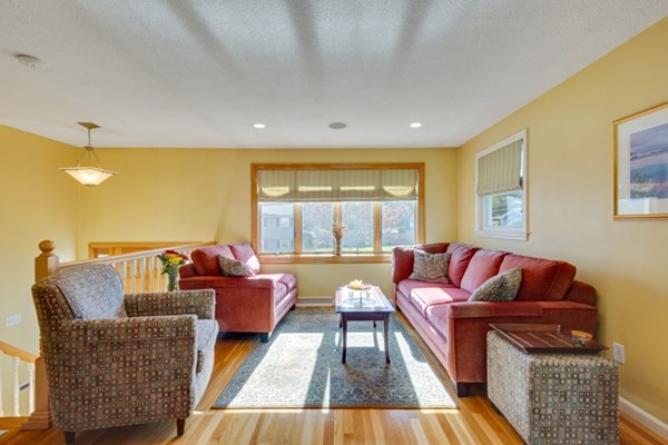 2 Todd Road Woburn, MA 01801 - Photo 5 of 32