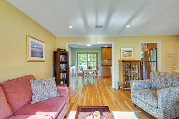 2 Todd Road Woburn, MA 01801 - Photo 7 of 32