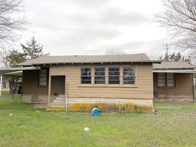 $182,000 | 2011 West 5th Street, Clifton, TX 76634