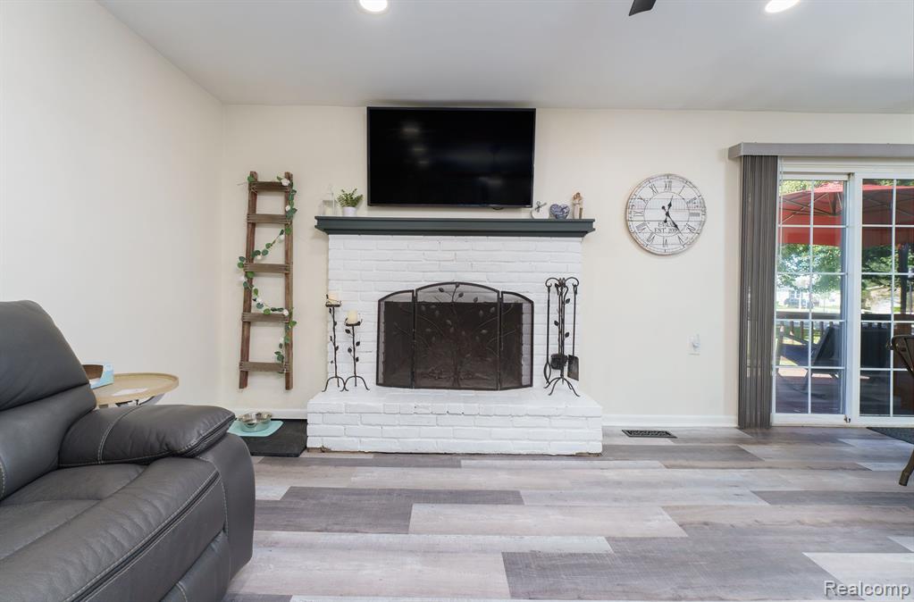 5416 Torrey Road Flint, MI 48507 - Photo 6 of 32