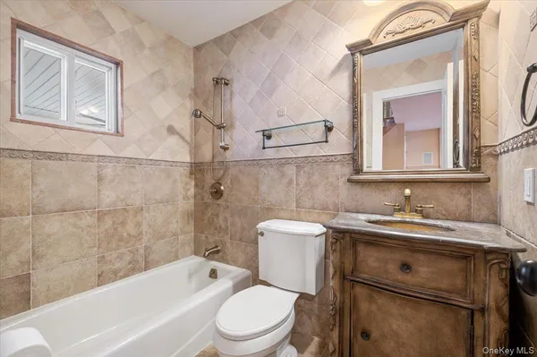 $5,600 | 234 South Pershing Avenue, Bethpage, NY 11714