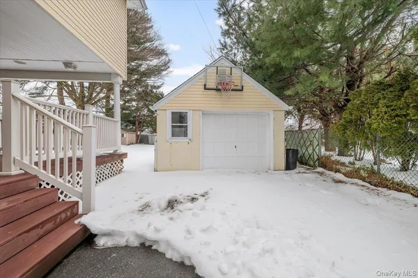 $5,600 | 234 South Pershing Avenue, Bethpage, NY 11714