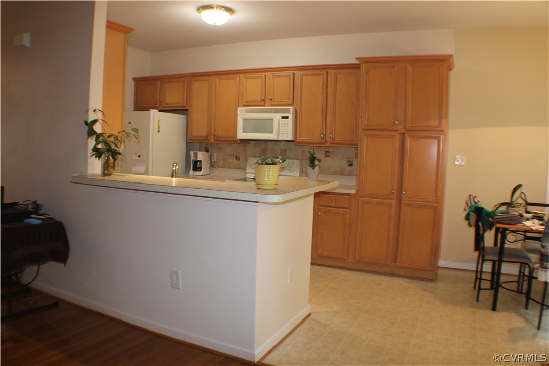 8530 Easton Ridge Place Chesterfield, VA 23832 - Photo 7 of 36 Spacious kitchen w/ snack bar,eat in kitchen & ton