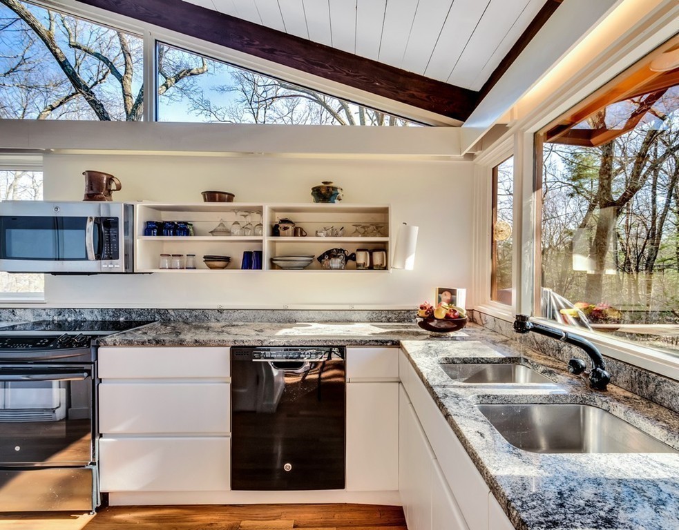 75 Weston Road Lincoln, MA 01773 - Photo 8 of 27 Gallery Image 8