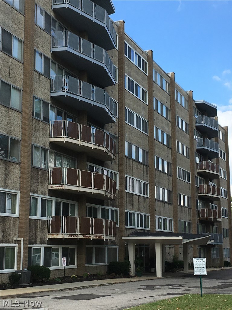 6640 Pearl Road, Unit 110 Cleveland, OH 44130 - Photo 1 of 11 Welcome to Emerald Towers at 6640 Pearl Road!!