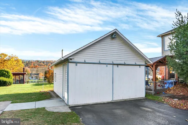 $240,000 | 235 West Main Street, New Bloomfield, PA 17068