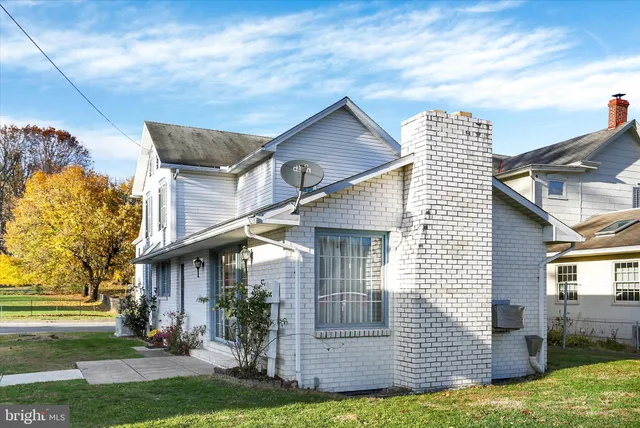 $240,000 | 235 West Main Street, New Bloomfield, PA 17068