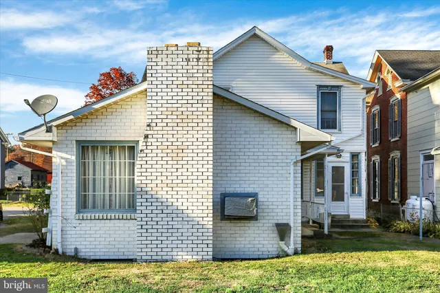 $240,000 | 235 West Main Street, New Bloomfield, PA 17068