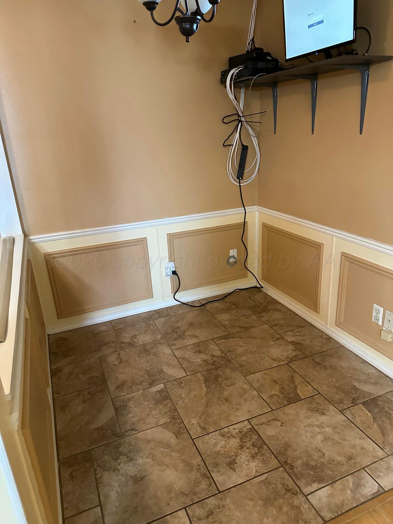 607 Hillshire Street Borger, TX 79007 - Photo 17 of 30 IMG_3141-preview