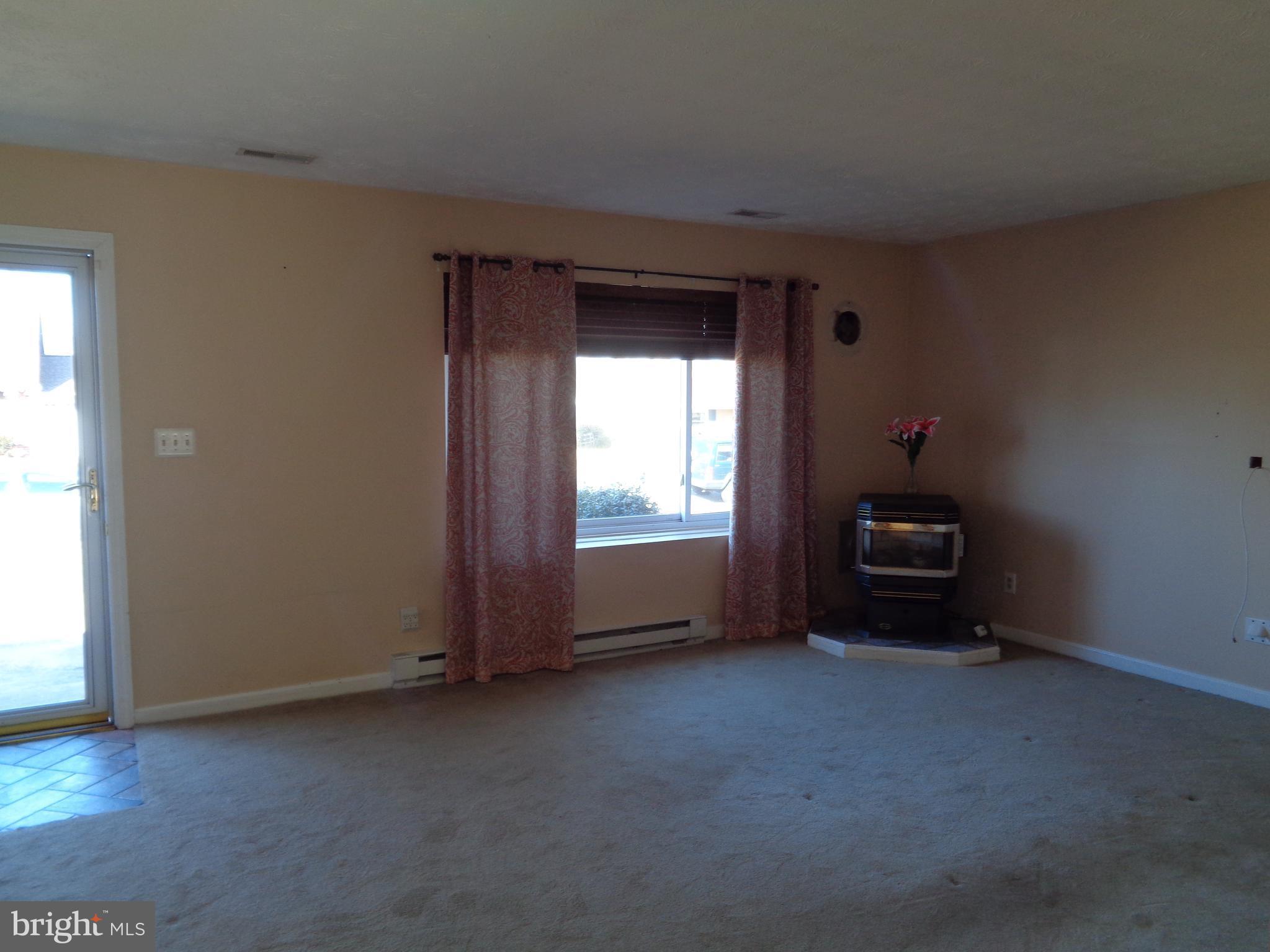 409 Breslin Road Joppa, MD 21085 - Photo 12 of 22 Living Room