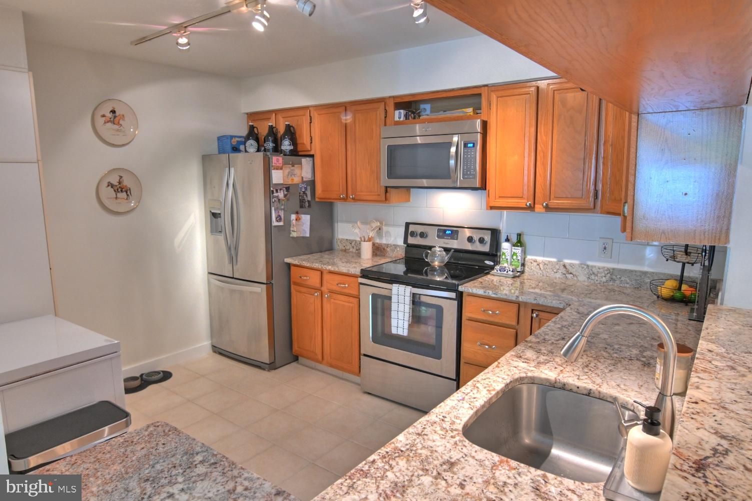 2220 Springwood Drive, Unit 108B Reston, VA 20191 - Photo 3 of 96