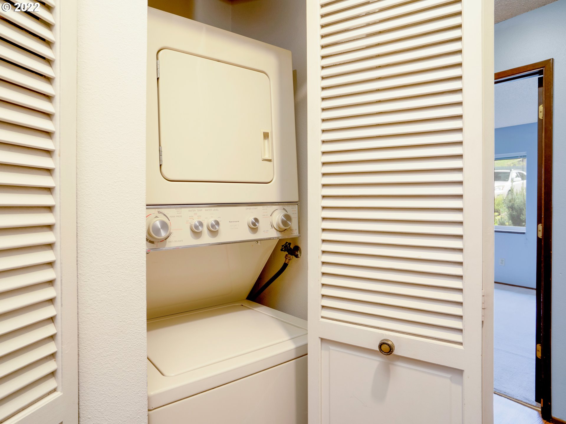 4656 Southwest Comus Place, Unit 3B Portland, OR 97219 - Photo 19 of 32 Gallery Image 19