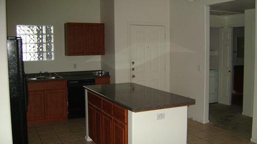 909 East Camelback Road, Unit 1047 Phoenix, AZ 85014 - Photo 4 of 5 Kitchen