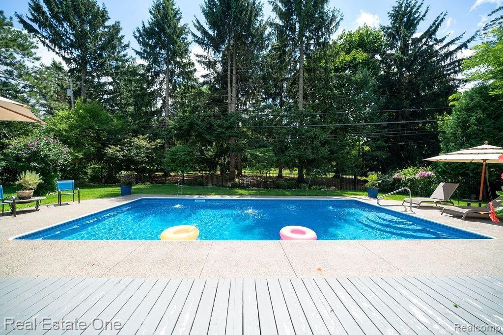 875 Leinster Road Rochester Hills, MI 48309 - Photo 9 of 29