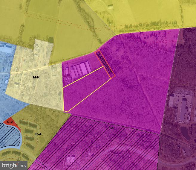 East Main Street Marshall, VA 20115 - Photo 3 of 5 a view of a small yard