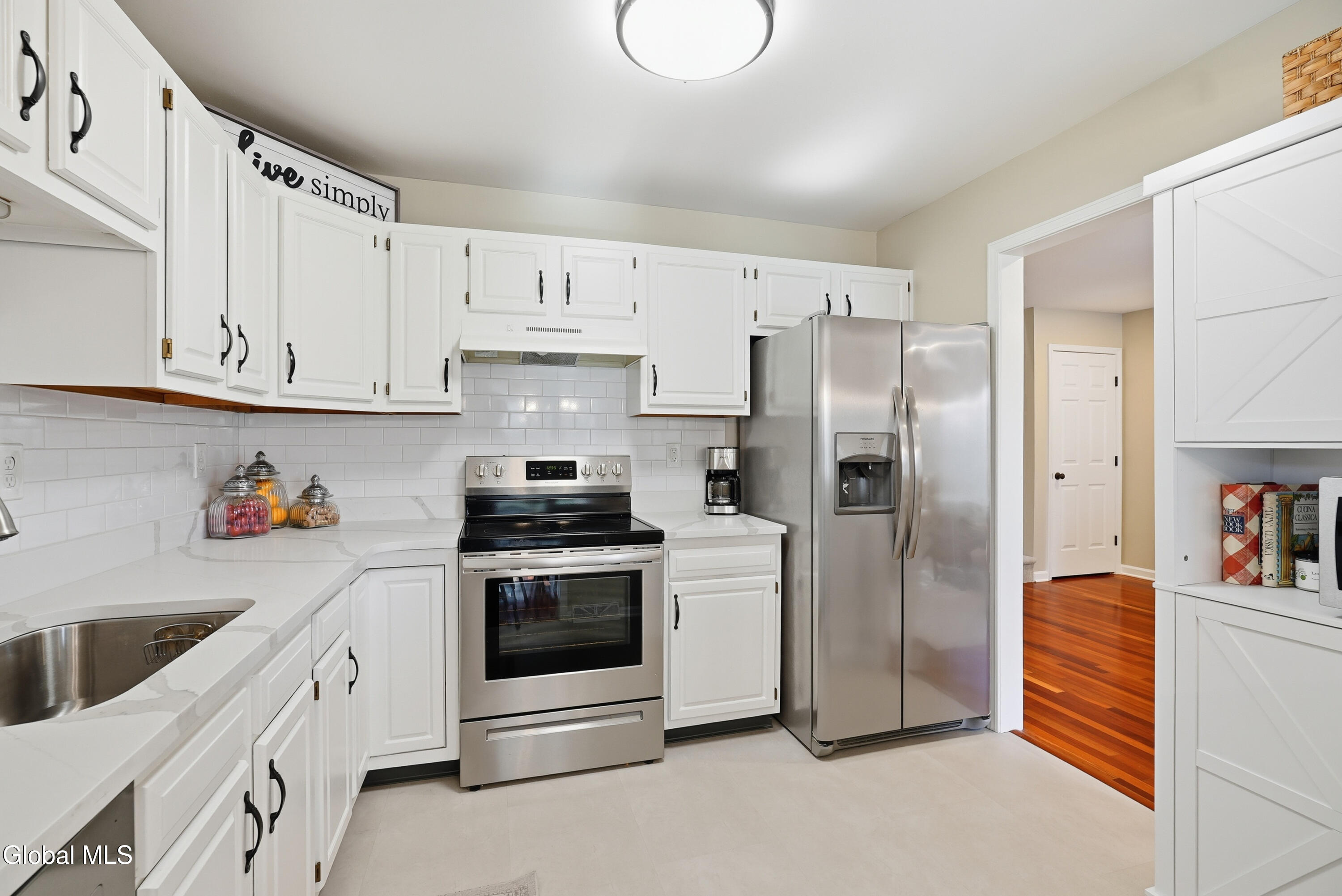 167 Harvard Road Colonie, NY 12189 - Photo 12 of 27 kitchen