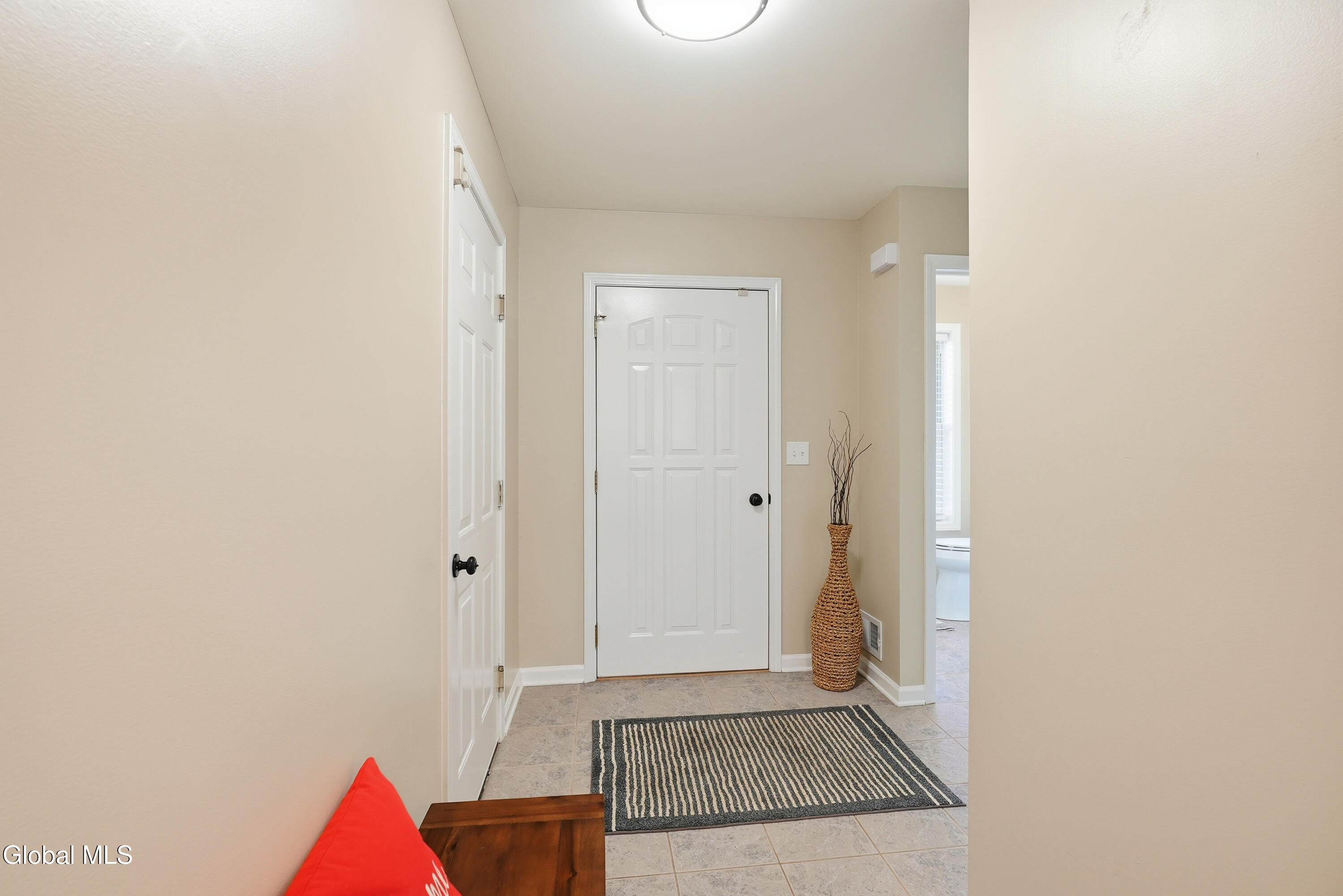 167 Harvard Road Colonie, NY 12189 - Photo 3 of 27 Foyer