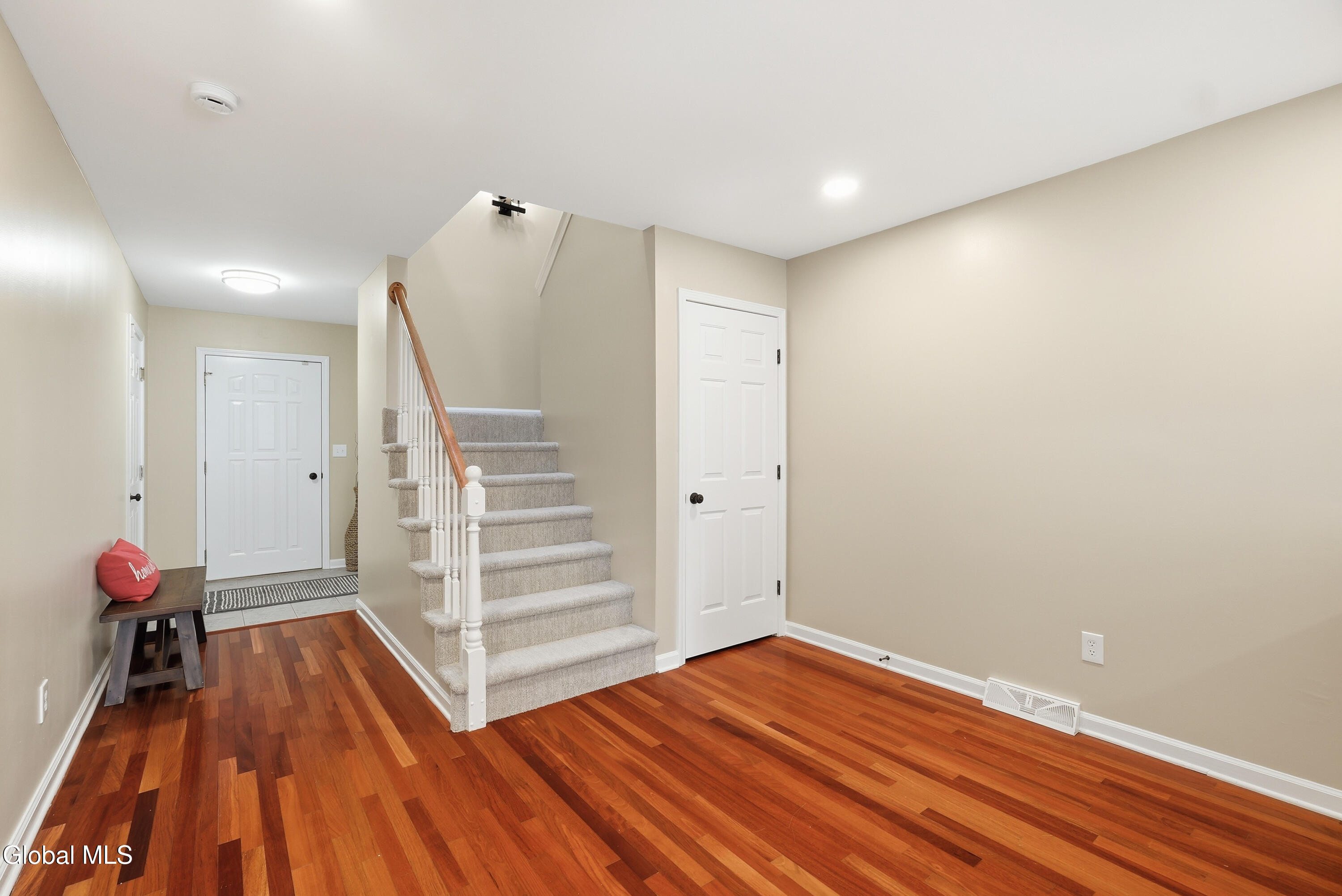 167 Harvard Road Colonie, NY 12189 - Photo 6 of 27 living room