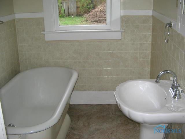 4035 Wetzler Road Toledo, OH 43612 - Photo 8 of 16 Gallery Image 8