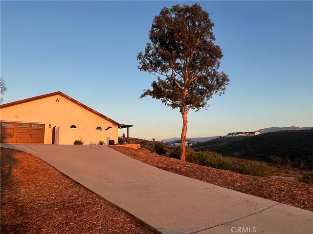 a view of an outdoor seating yard