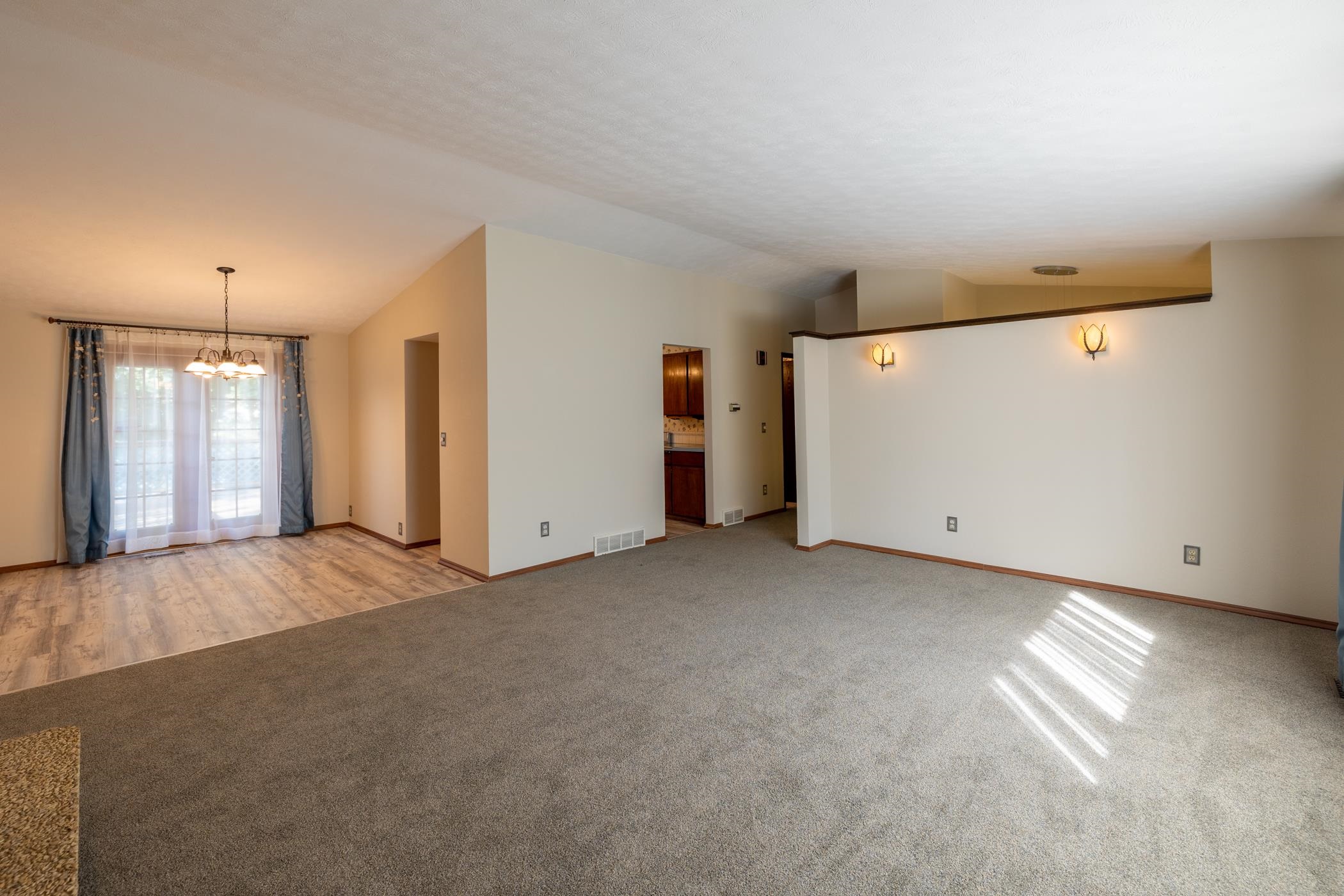 409 North Colville Road Deer Park, WA 99006 - Photo 5 of 33 Gallery Image 5