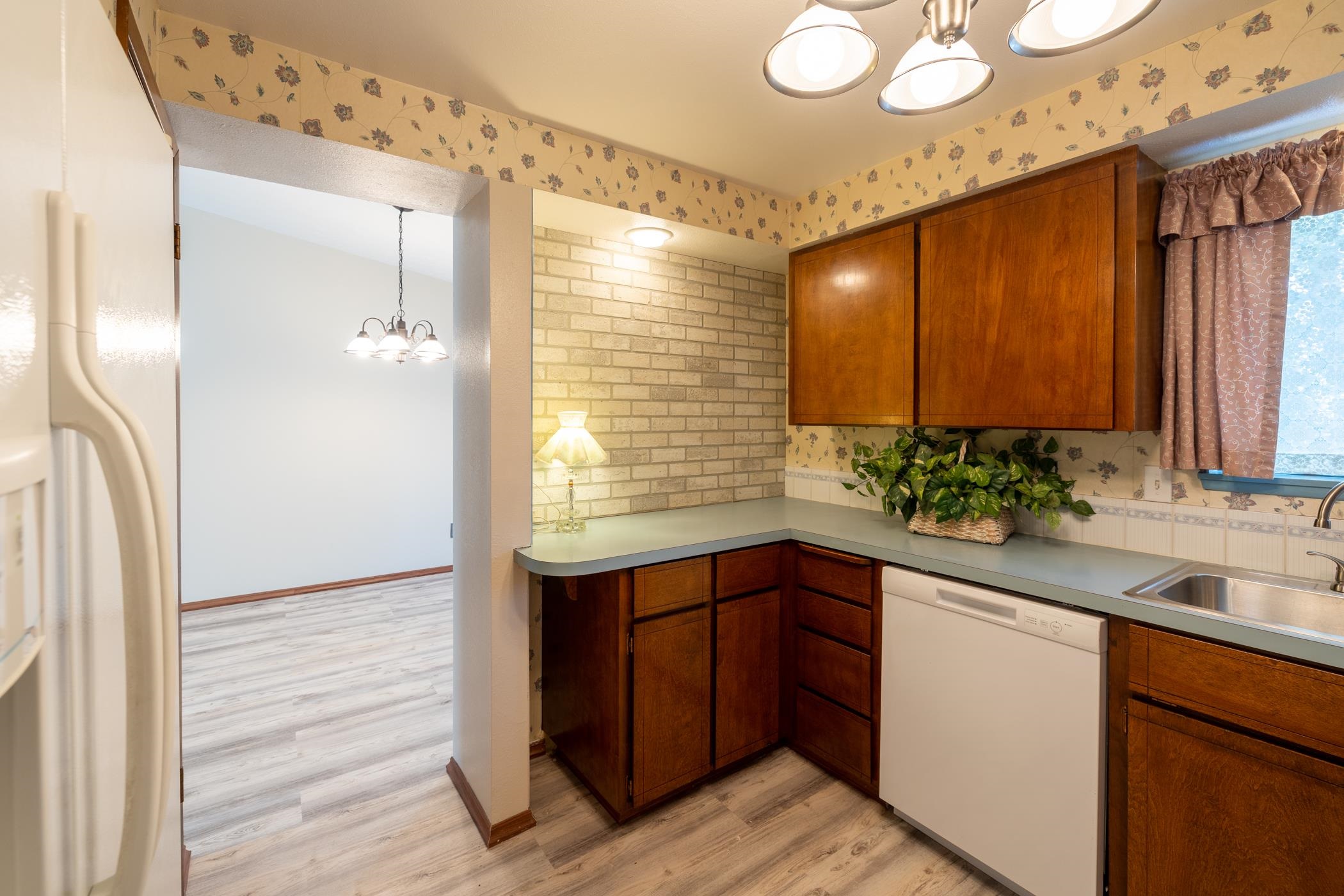 409 North Colville Road Deer Park, WA 99006 - Photo 10 of 33 Gallery Image 10